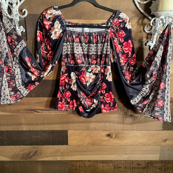 VENUS Tops - VENUS Floral Print Bell  soft velvet Sleeve Blouse - Red and Black